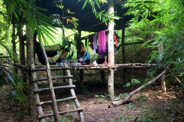 Petite cabane dans la jungle à Chi Phat au Cambodge.