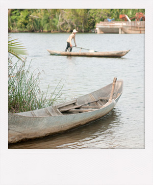 Balade en pirogue à Kratié au Cambodge.