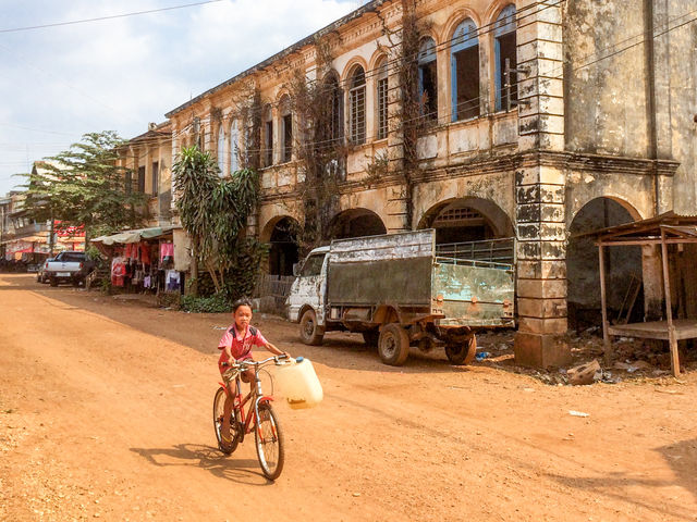 Ville coloniale de kratie au Cambodge.