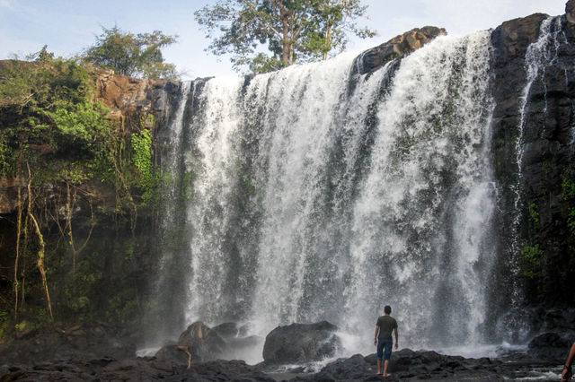 Chute d'eau dans la région de Mondolkiri au Cambodge.