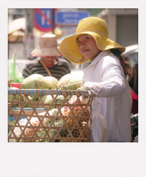 Jeune fille cambodgienne à Phnom Penh.